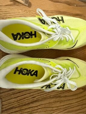 Hoka One One rocket x3
